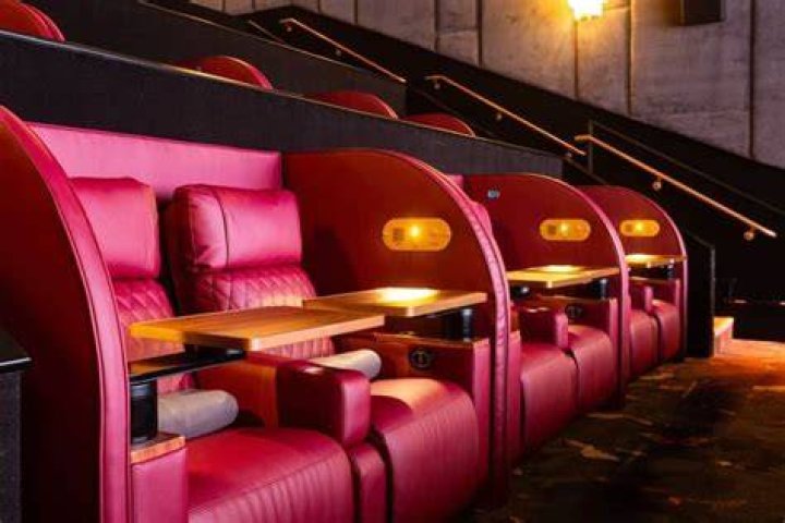 Cin&eacute;polis Coconut Grove: Your Ultimate Guide to Movie Theater Luxury