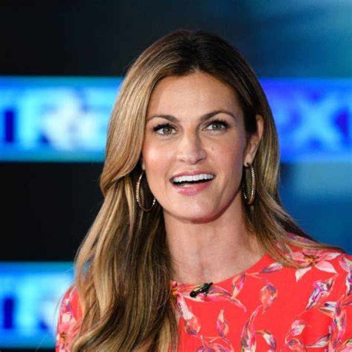 How Much is Erin Andrews Worth? Unveiling the Wealth and Career of a Renowned Sportscaster