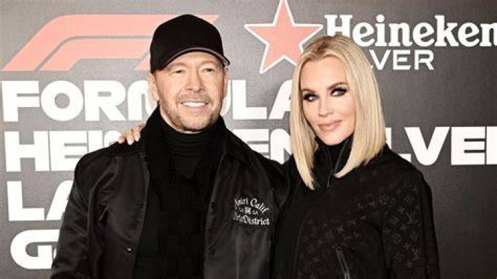 Jenny McCarthy and Donnie Wahlberg: A Comprehensive Look at Their Relationship