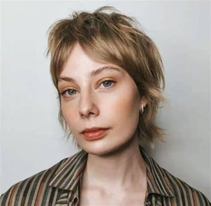 Razor Cutting Hairstyle: The Ultimate Guide to Achieving a Bold and Modern Look